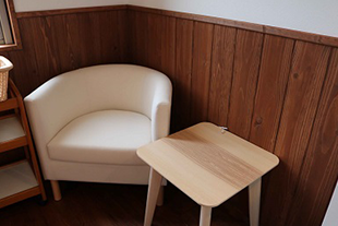院内の家具はすべて北欧のもので統一されています。スウェーデンとデンマーク製です。